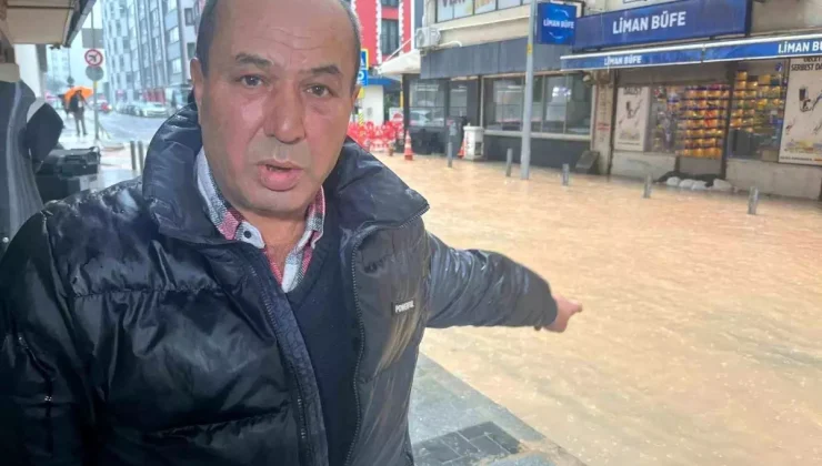 İzmir’de Sağanak Yağış Hayatı Olumsuz Etkiledi!