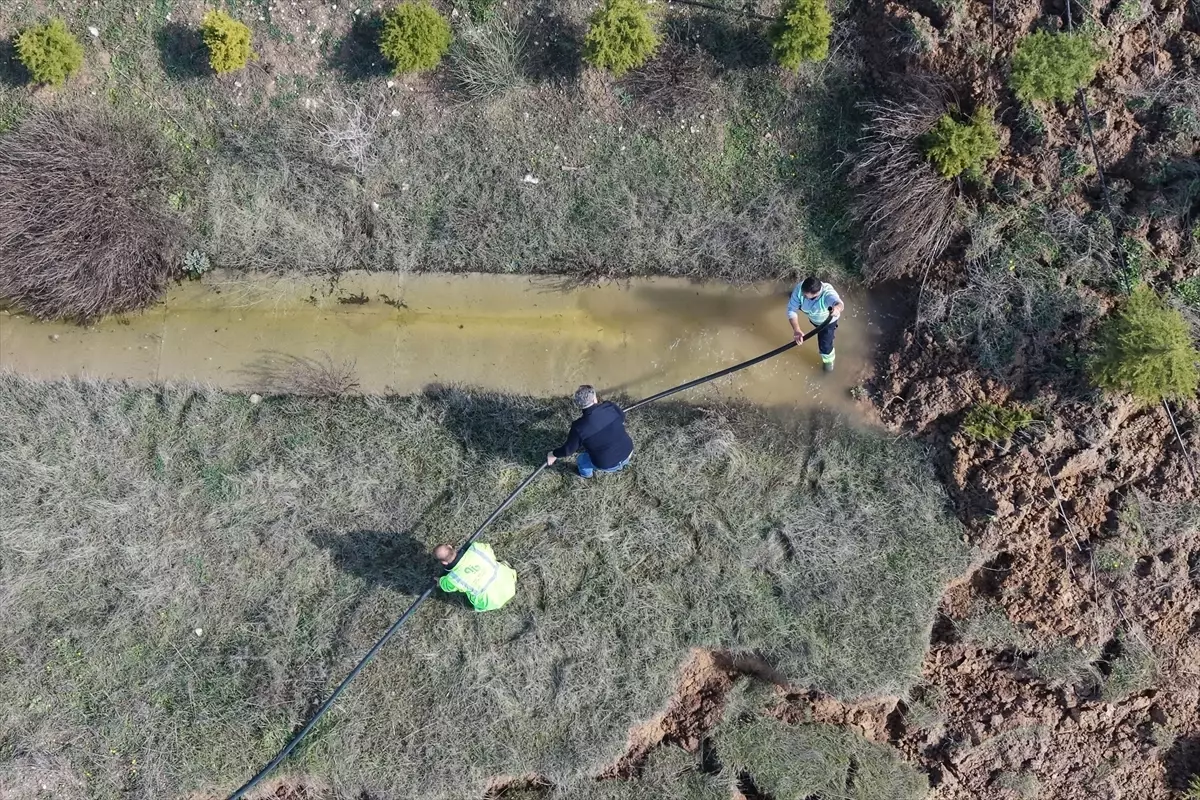 Toprak Kayması Sonrası Otoyolda Çalışmalar Devam Ediyor
