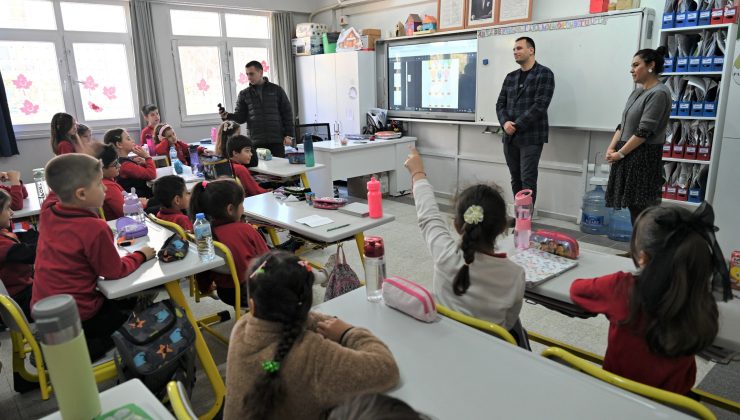 Ömer Eşki Hayat Bilgisi dersinde yerel yönetimleri anlattı