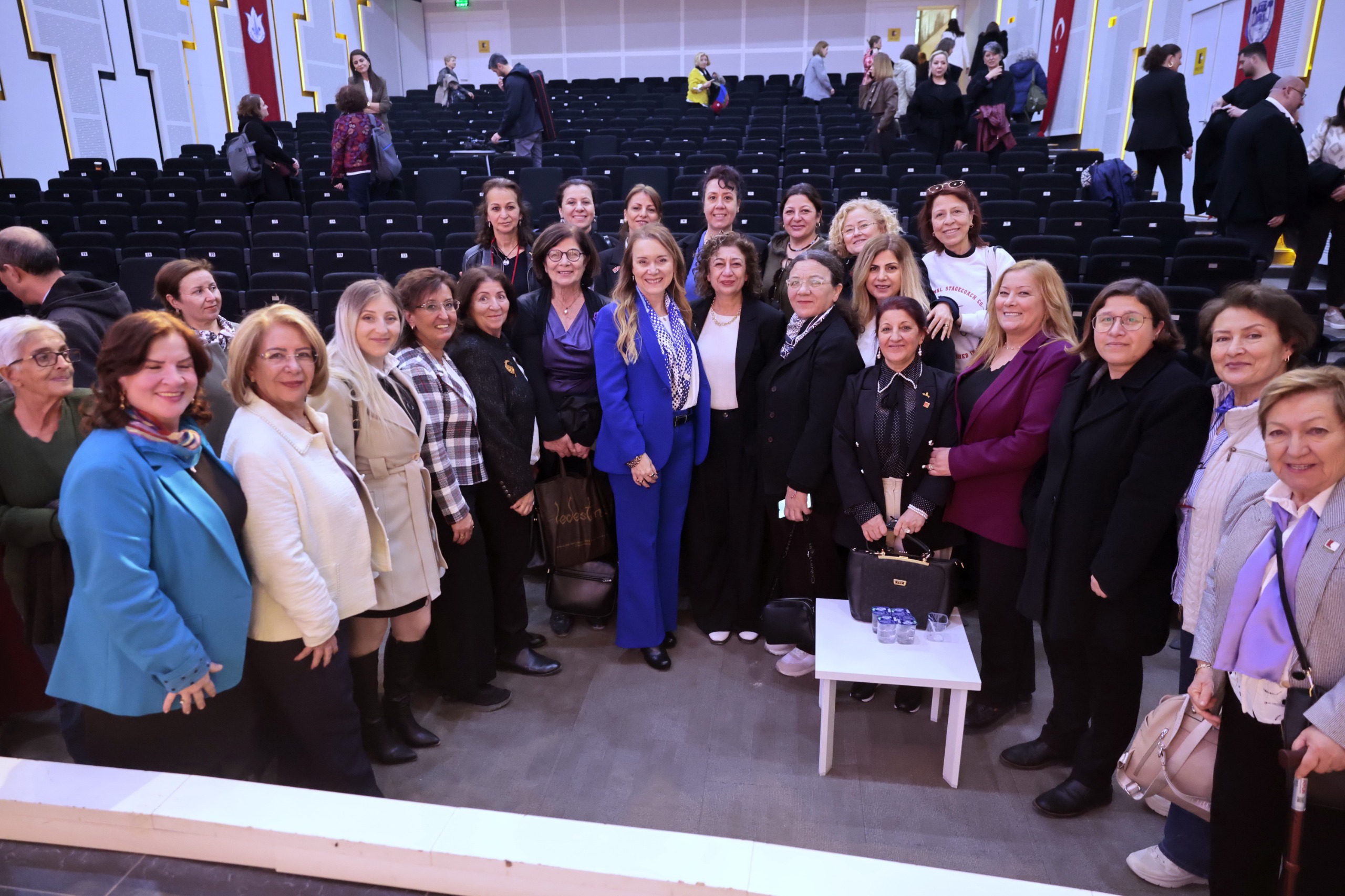 Kadınlar ve ekonomik güçlenme Konak’ta masaya yatırıldı