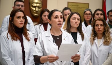 Bornova’da BELGEM Öğretmenlerinden Şiddete İsyan: