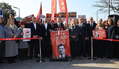 Ekrem İmamoğlu: Yazanı, yöneteni belli bir müsamere sergileyecekler
